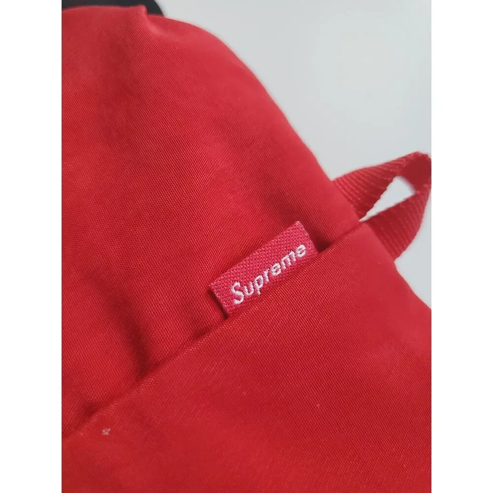 Supreme red logo